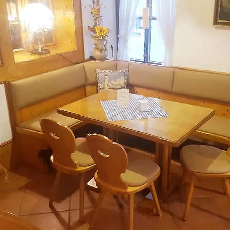 Hotel Restaurant Krone 2*